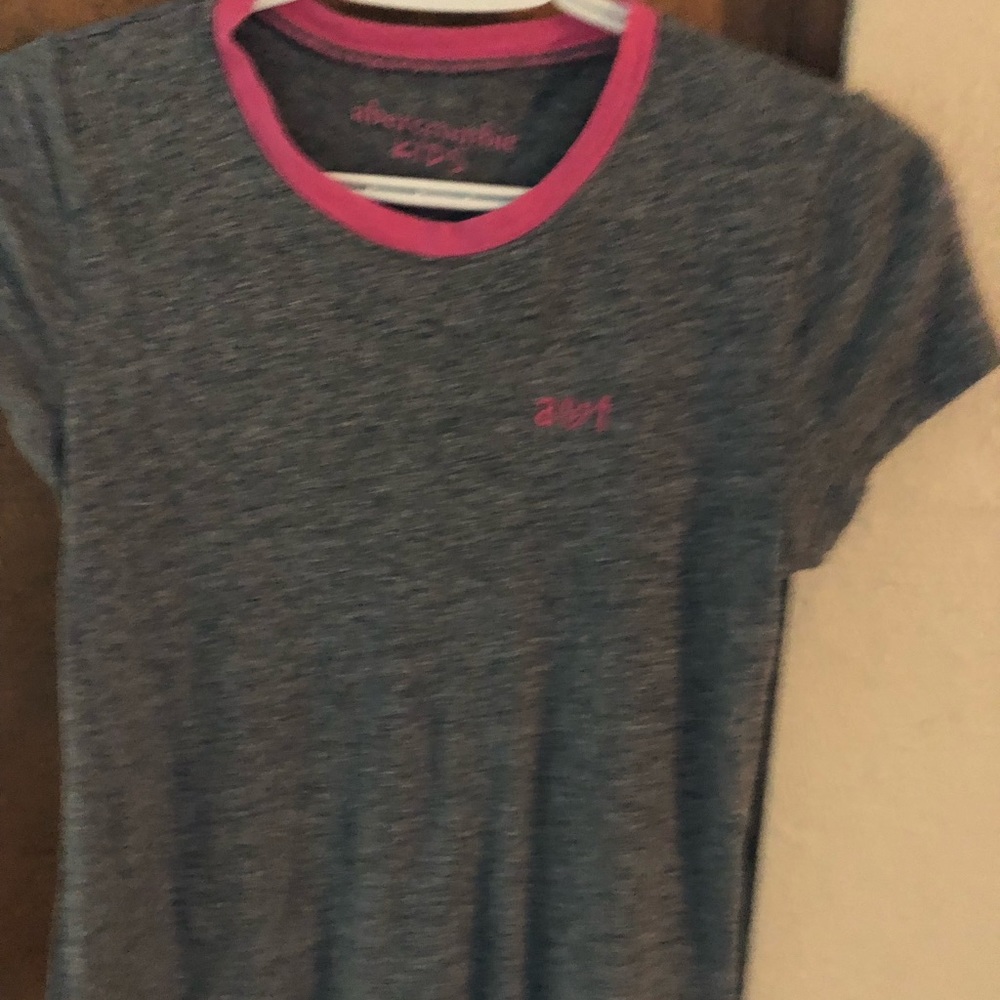 Abercrombie Girl’s size 11/12 grey/pink shirt